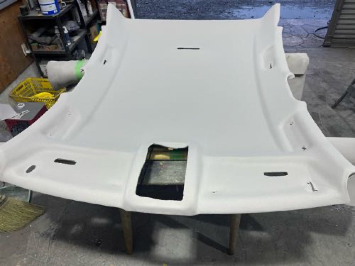 自動車天井張り替え修理 アウディA6 施工写真 2