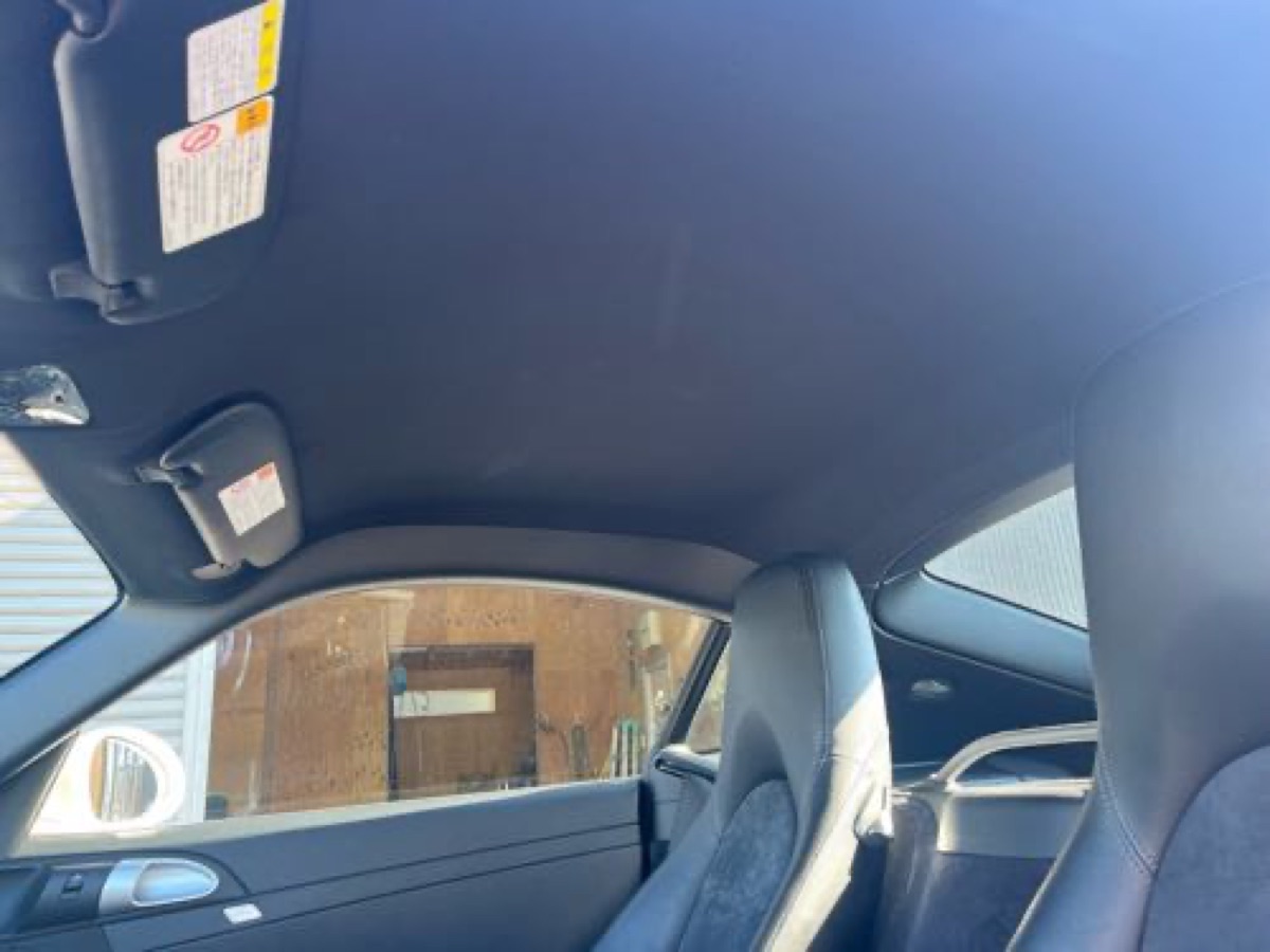 自動車天井張り替え修理 ポルシェケイマン 施工写真 3