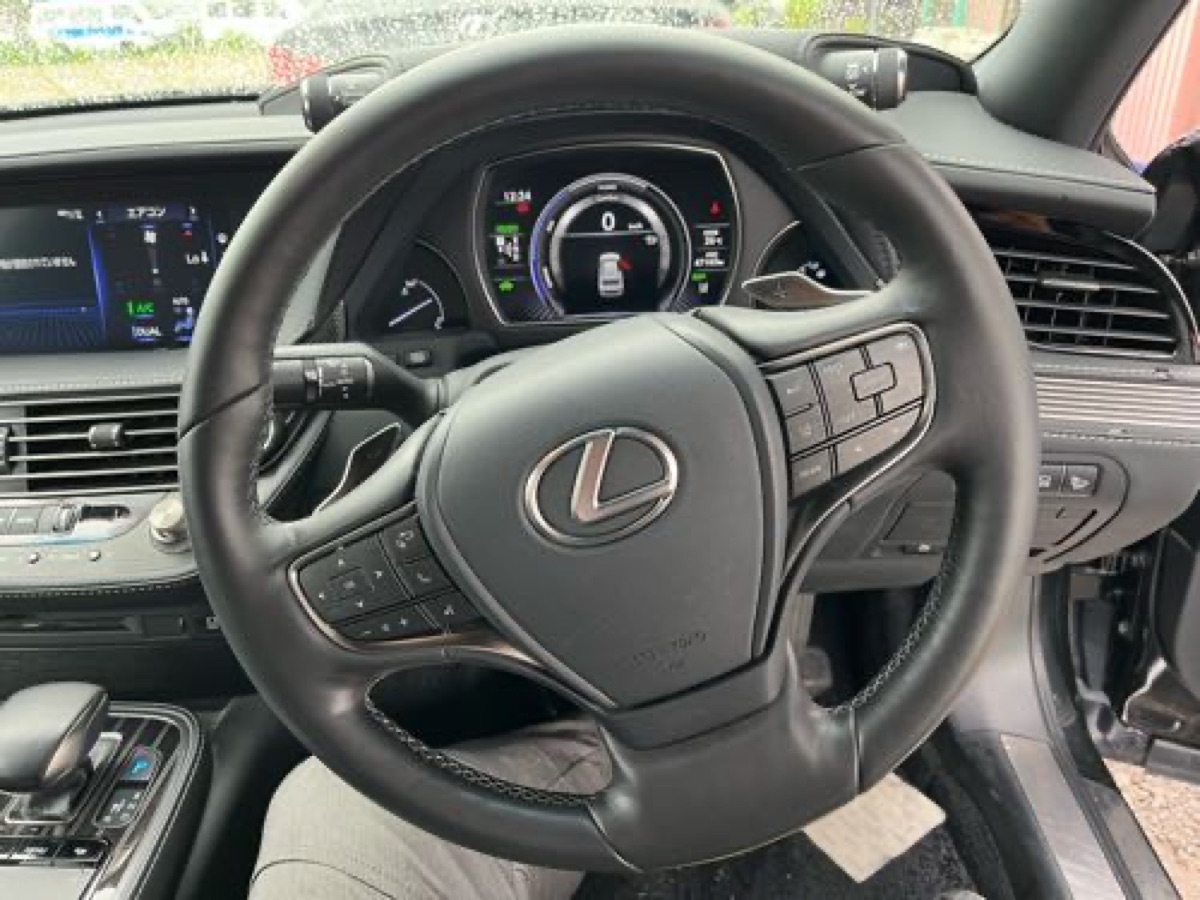 自動車内装修理 レクサスLSハンドル修理 施工写真 4