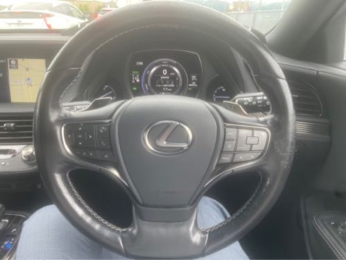 自動車内装修理 レクサスLSハンドル修理