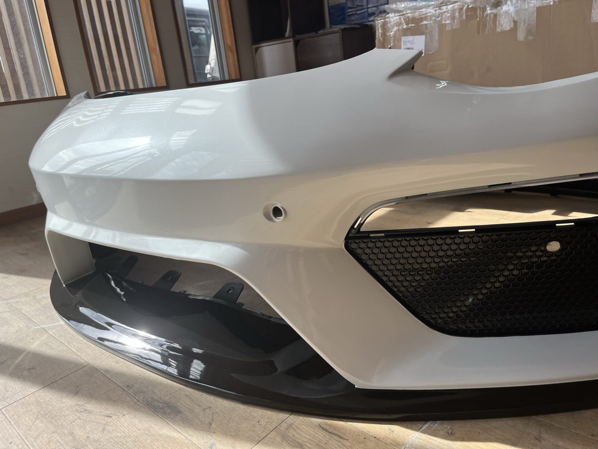 テスラ フロントバンパー 色分け塗装
