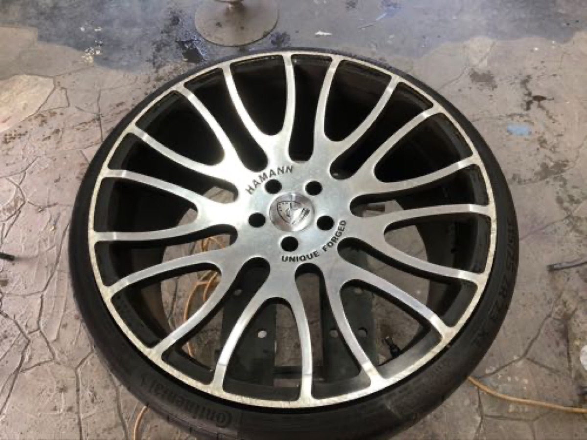 ホイール修理 ハーマンホイールカラーチェンジ 施工写真 2