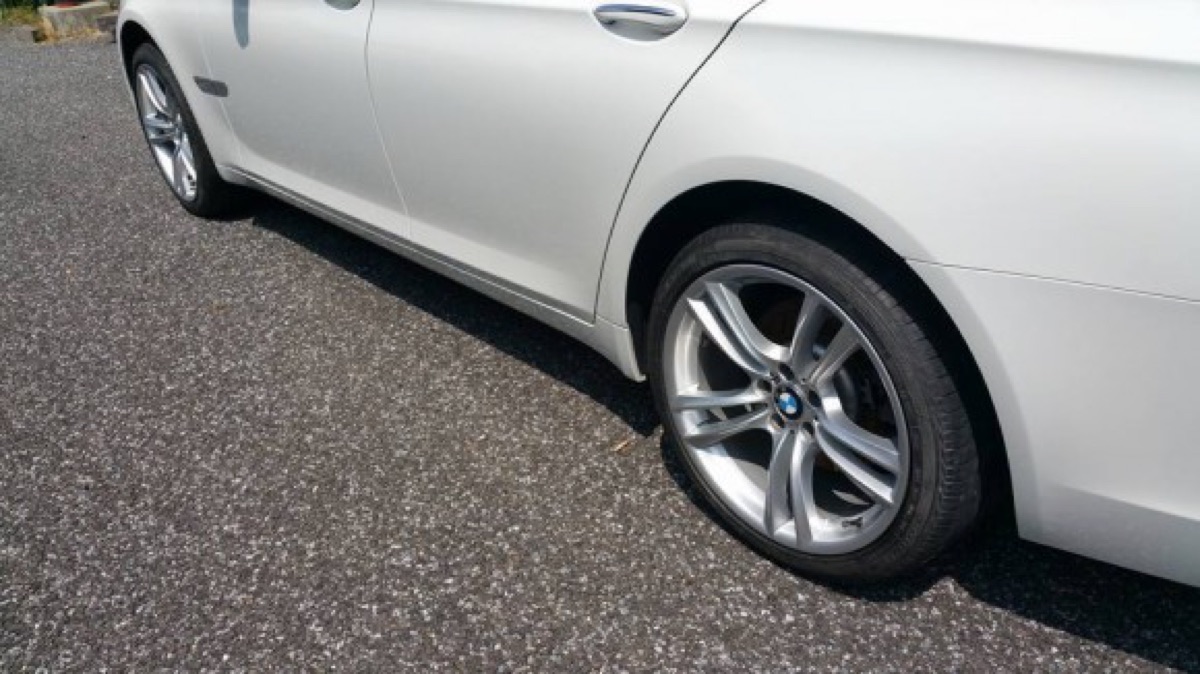 BMW純正ホイール 全周ガリ傷2本修理 施工写真 1