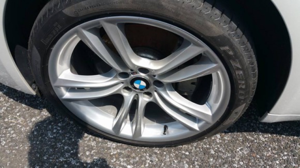 BMW純正ホイール 全周ガリ傷2本修理 施工写真 2