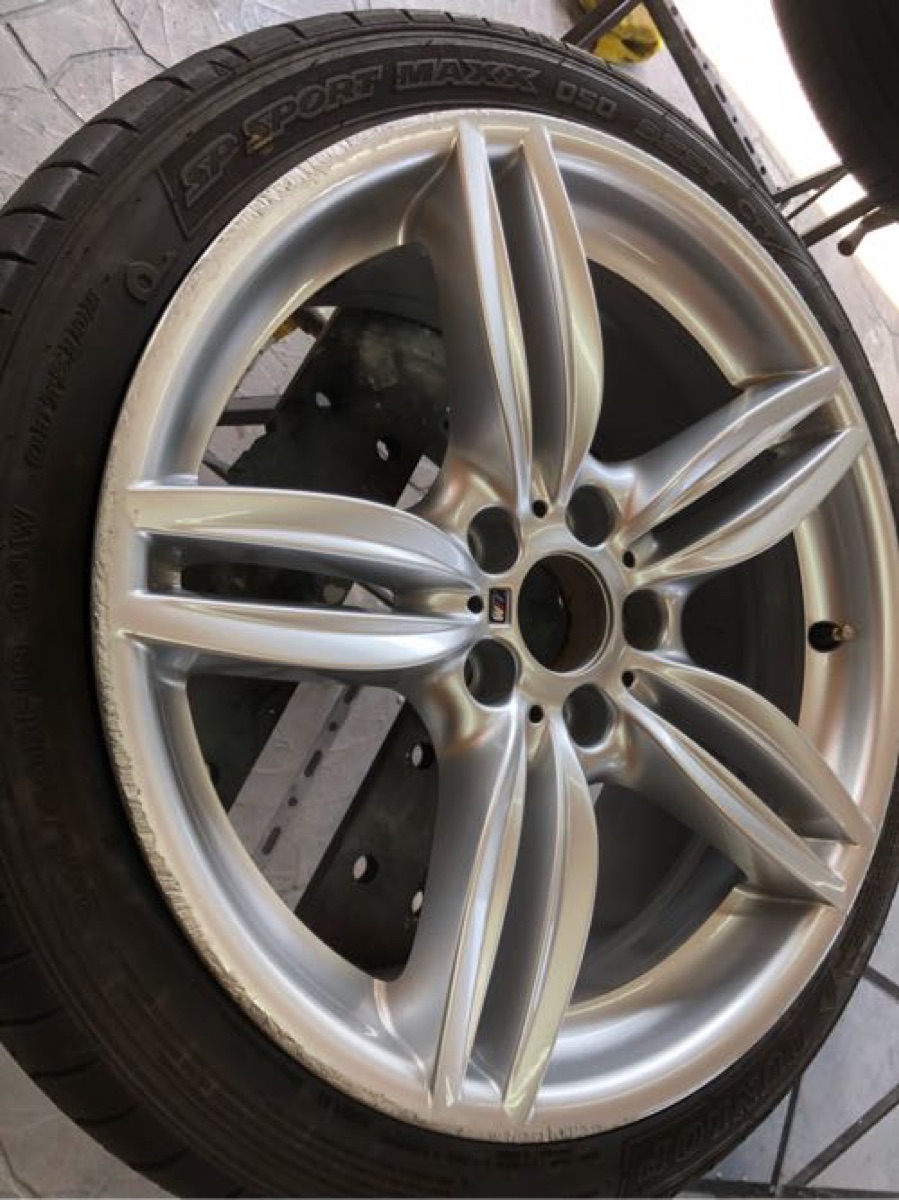 BMW純正ホイール ガリ傷修理