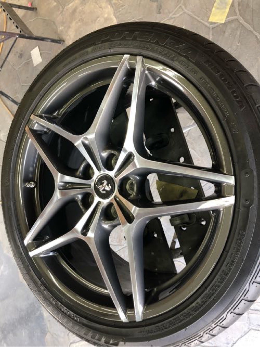 フェラーリ カリフォルニア 純正ホイール 修理 ポリッシュ加工 施工写真 2