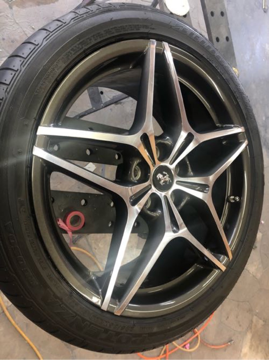 フェラーリ カリフォルニア 純正ホイール 修理 ポリッシュ加工 施工写真 3
