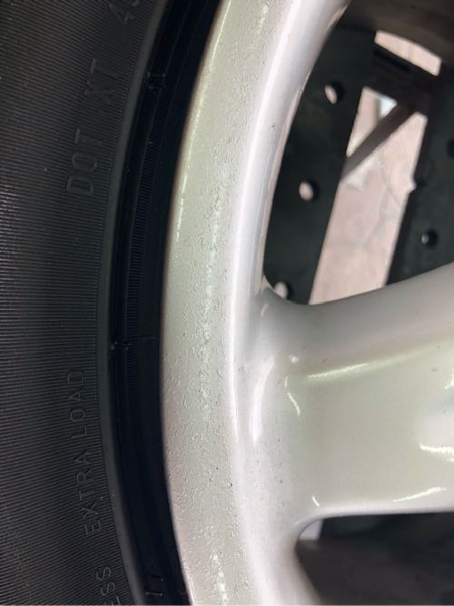 フェラーリ純正ホイール シルバー腐食修理 施工写真 2