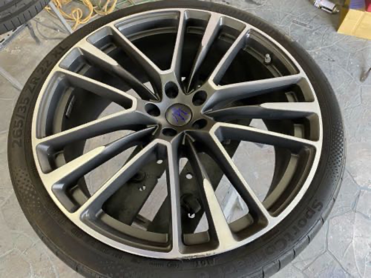 マセラティ レバンテTROFEO ホイール修理