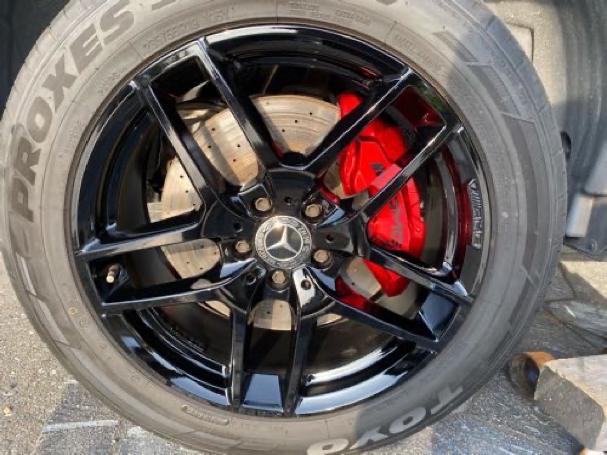 ベンツホイール修理 純正ホイール ホイールカラーチェンジキャリパー塗装 施工写真 2