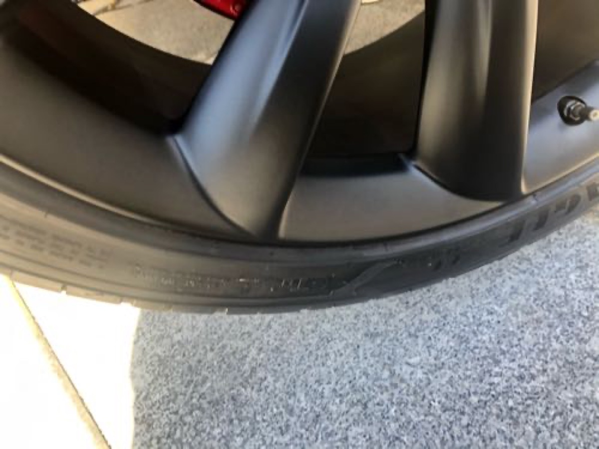 テスラ モデルX 純正ホイール修理 マットブラック 施工写真 5