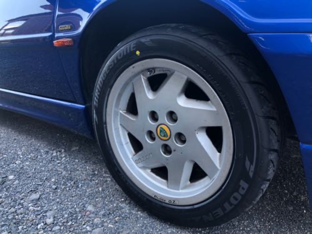 Lotus 純正アルミホイール ガンメタカラーチェンジ 施工写真 2