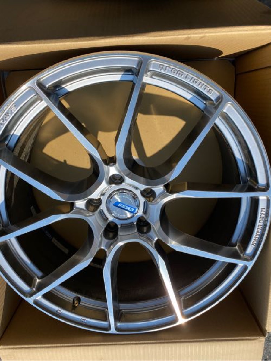 ホイール カラーチェンジ パールホワイト全塗装 施工写真 1