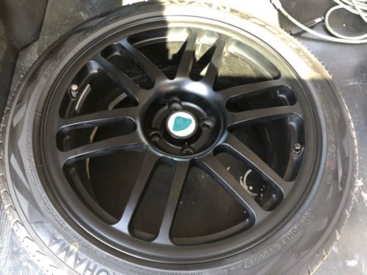 ロータス lotus マットブラック ホイールガリ傷修理 施工写真 2